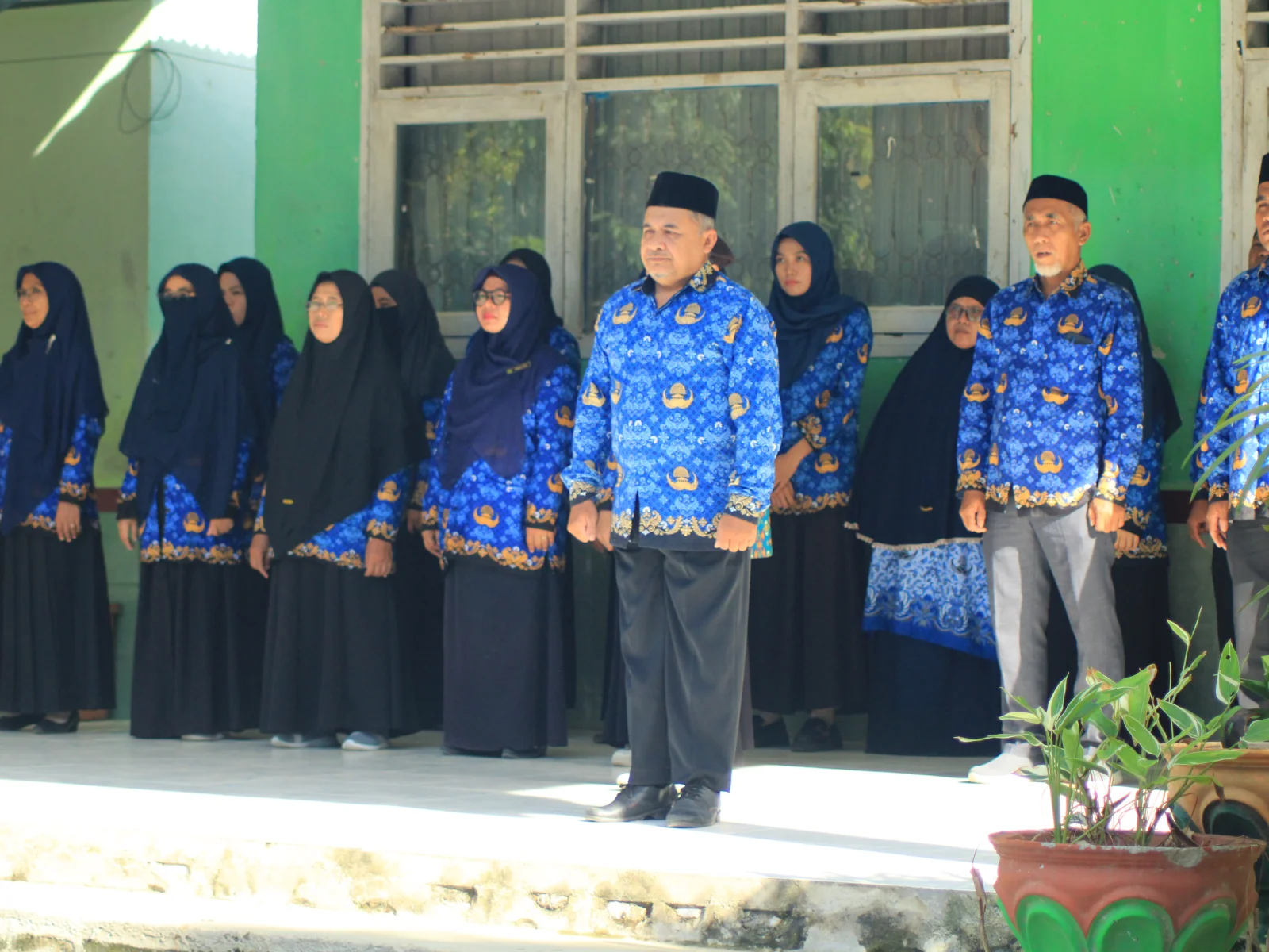 Guru dan Staff MTsN 3 Parigi